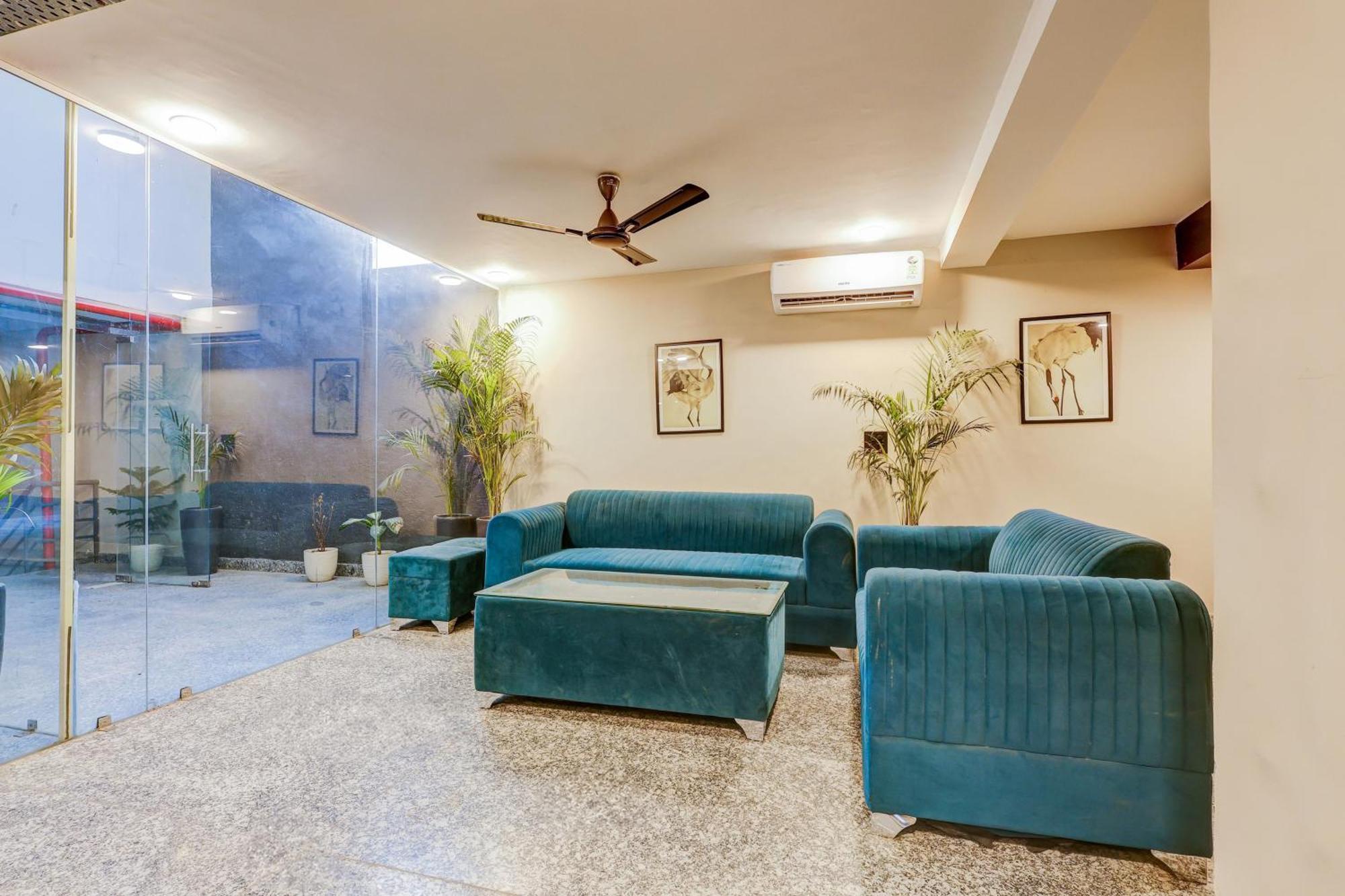 Hotel Super Townhouse Oak Udyog Vihar Gurgaon Exterior foto