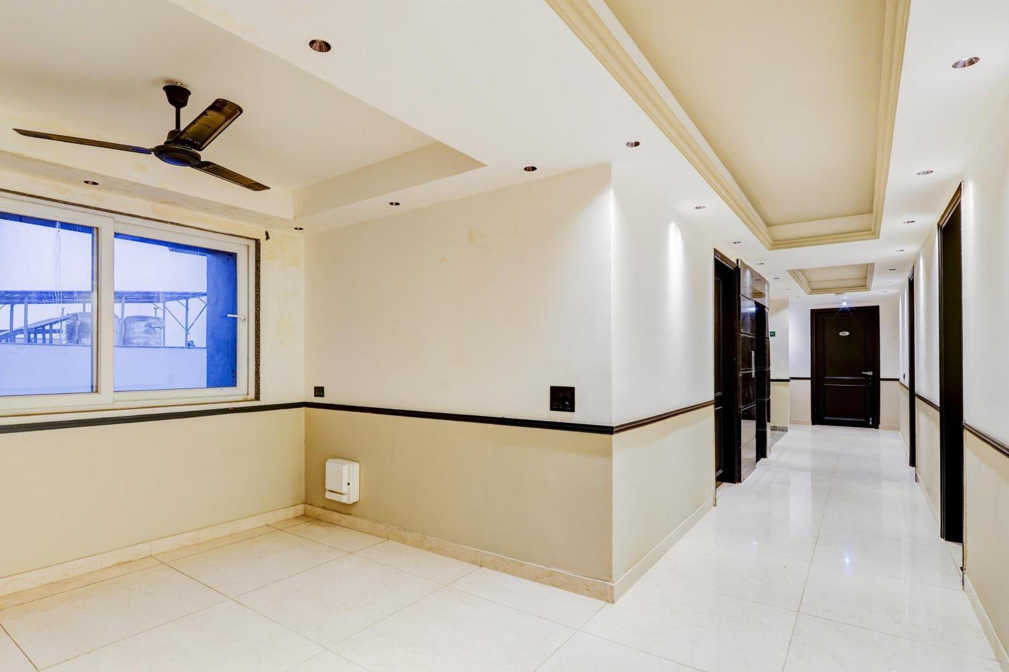 Hotel Super Townhouse Oak Udyog Vihar Gurgaon Exterior foto